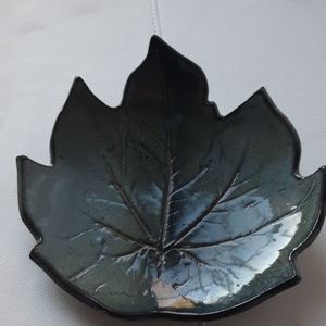 Pottery Leaf Bowl